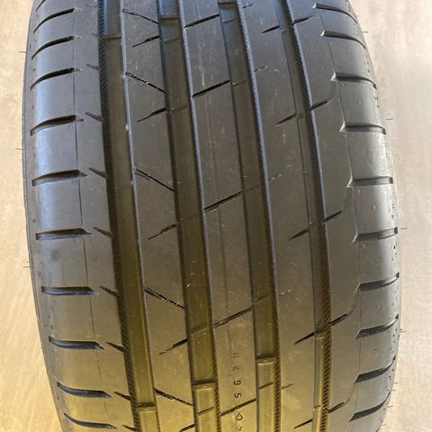 Nokian 245/40 ZR 18 sommerdekk. 1 stk