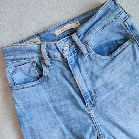 Levi's high rise skinny str W25/L32