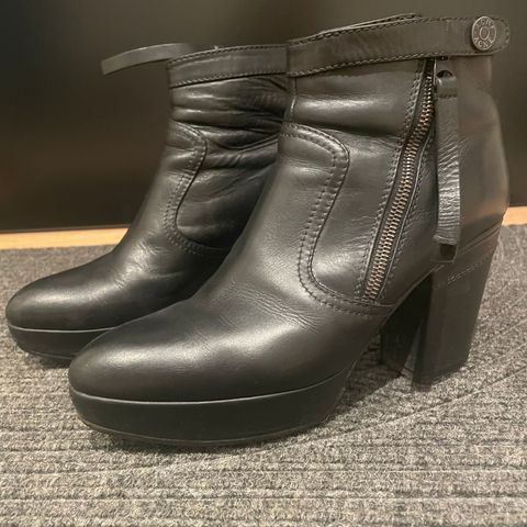 Acne track boots