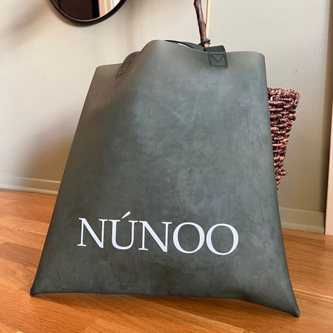 Nunoo tote bag