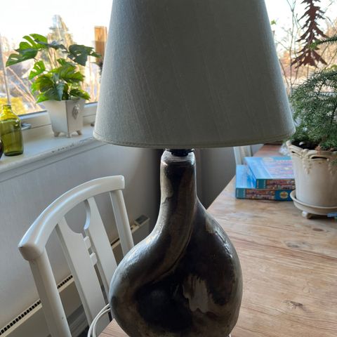 Bordlampe fra Axelia selges