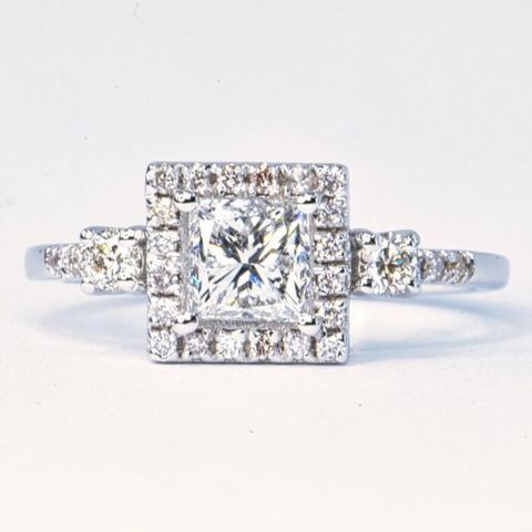 Vakker ny diamantring totalt 1.28ct GIA D VS1