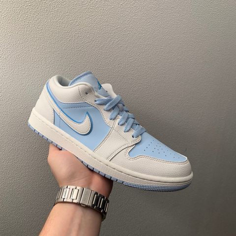 JORDAN 1 LOW REVERSE ICE BLUE (strl: 43)