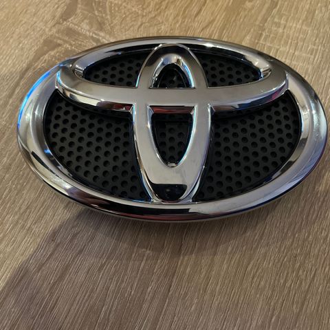 emblem for Toyota Auris 2 verso 2013-2015 foran