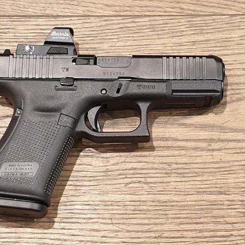 GLOCK 19 MOS gen5 kaliber 9mm med Burris Fastfire 4 sikte.