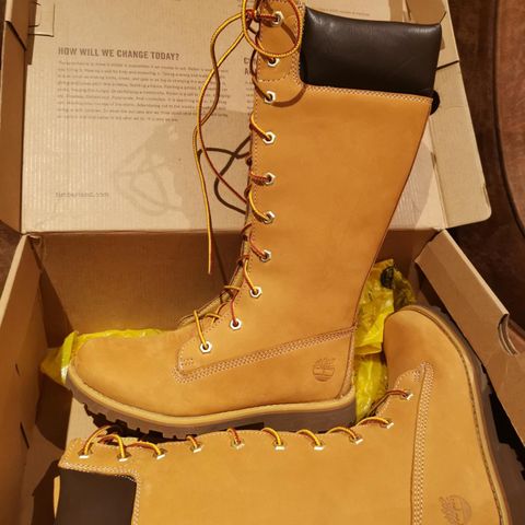 Nye Timberland støvletter i str 33.