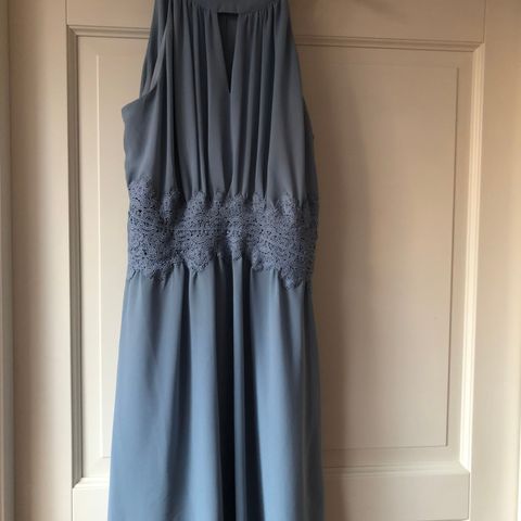 Dueblå kjole fra Vila