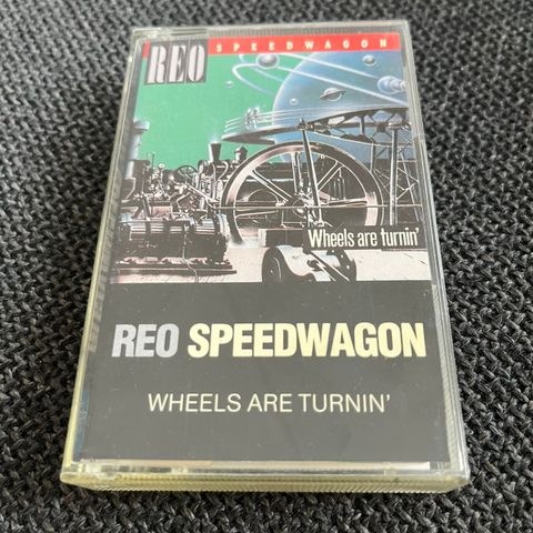 Kassett: REO Speedwagon «Wheels are turnin’» (1984)