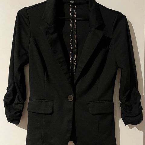 Sort blazer fra Guess, str. Small