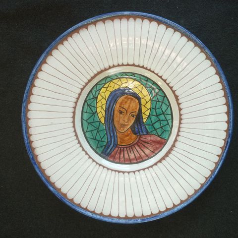 Vintage "Jomfru Maria" - Keramikkfat m/oppheng - Dia: 38,8cm.