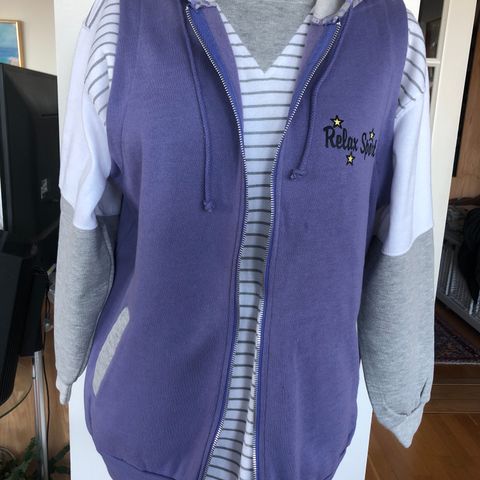 VINTAGE Sporty fritidssett i 3 deler.Teskjorte,Genser+ Vest.UBRUKT.Selges SAMLET