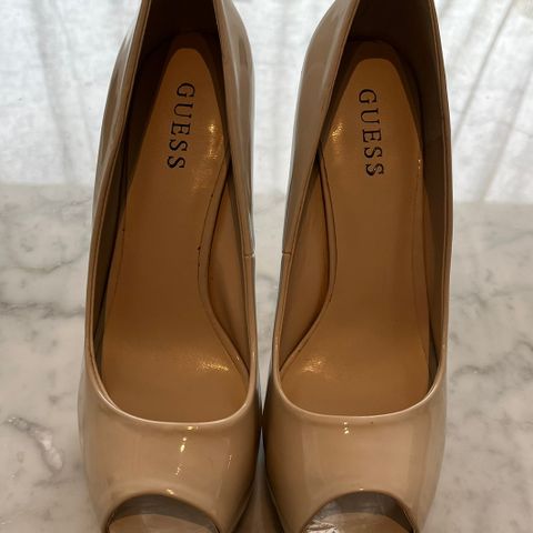 Nude Guess-pumps str. 39 - Nye!