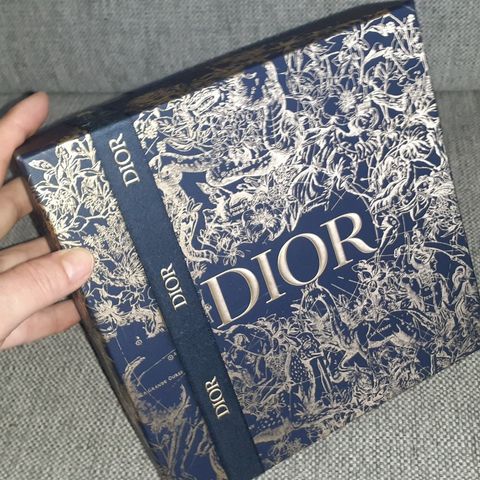 Tom Eske fra Christian Dior 💫 fint som gave innpakking