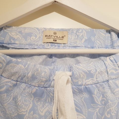 UBRUKT Rayville pysjbukse med nydelig lyseblått paisleymønster str. XL