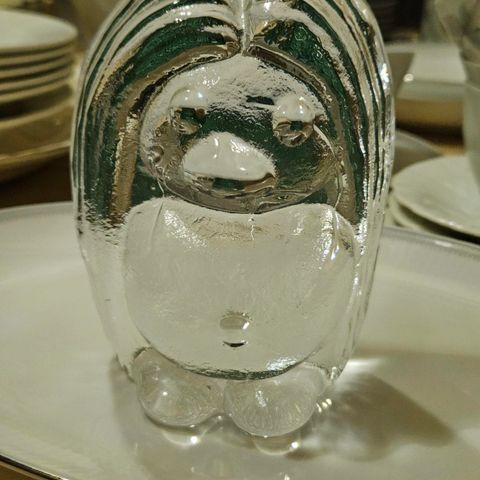 Glass troll