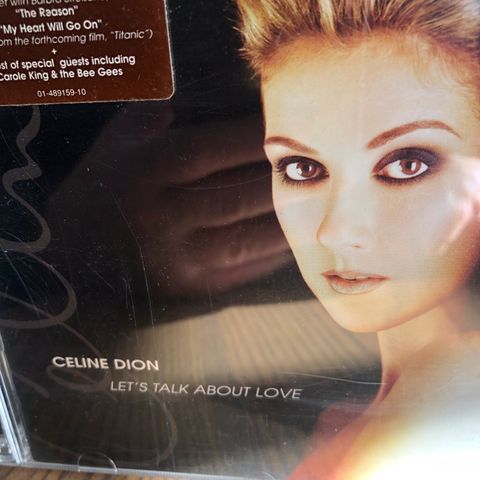 Musikk CD «er av to store damer; Whitney Houston & Celine Dion.