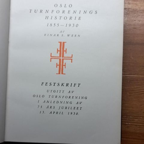 Oslo turnforening 1855 - 1930. Helskinnbind. Pen