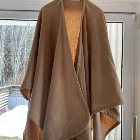 Design Kristiane Oslo sjal/cape