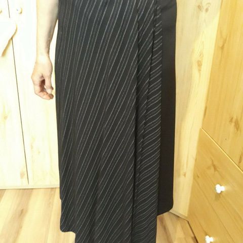 New MARELLA skirt, size EU36 (IT40)