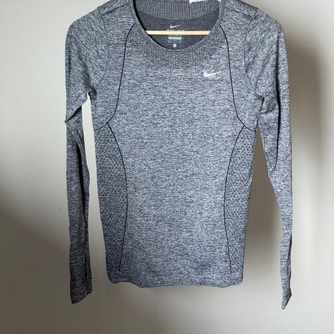 Nike long sleeve Dri-fit (S)