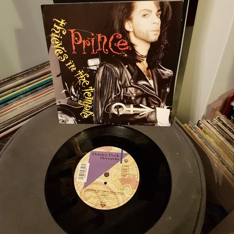 Prince thieves in the temple album version/part II 7", 45rpm