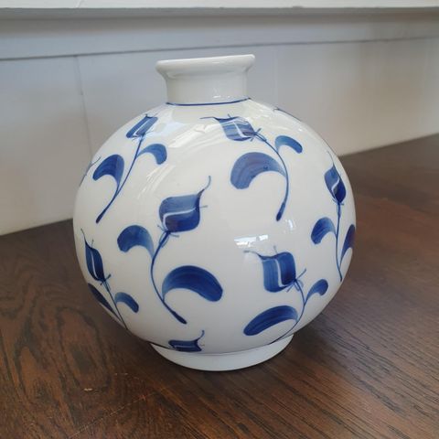 Nydelig porselen vase