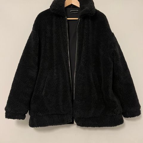 Urban Outfitters pile / teddy bomber jakke