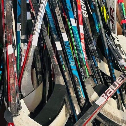 ØDelagte hockeykoller/Broken hockey sticks WANTED