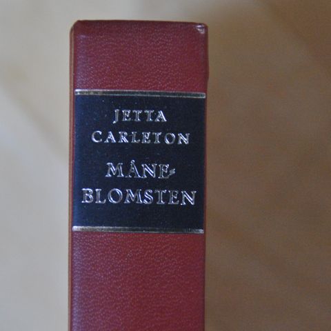 Måneblomsten; Jetta Carleton