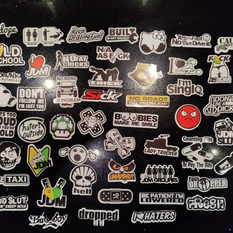50 stickers klistremerker laptop pc skateboard hjelm sparkesykkel BLACK / WHITE