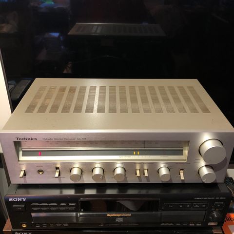 Vintage stereo receiver TECHNISC SA-101