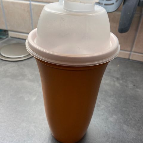 Tupperware shaker