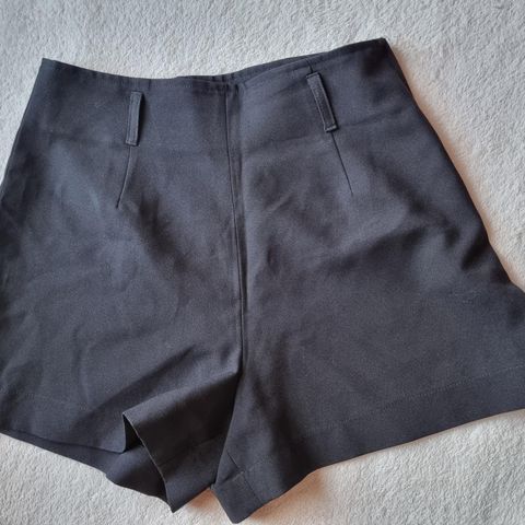 Pigalle shorts. Super fine. M størrelse