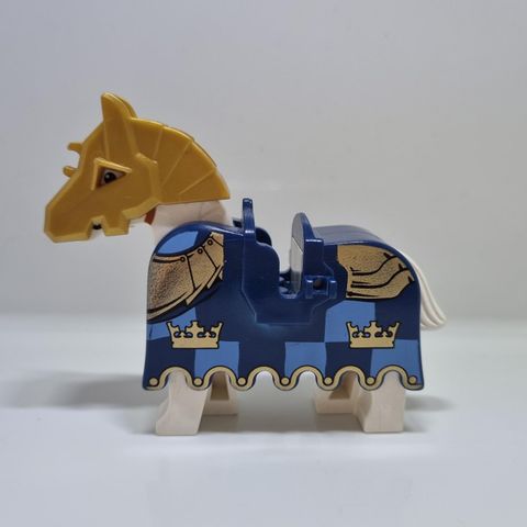 LEGO Hest med barding (med kroner)