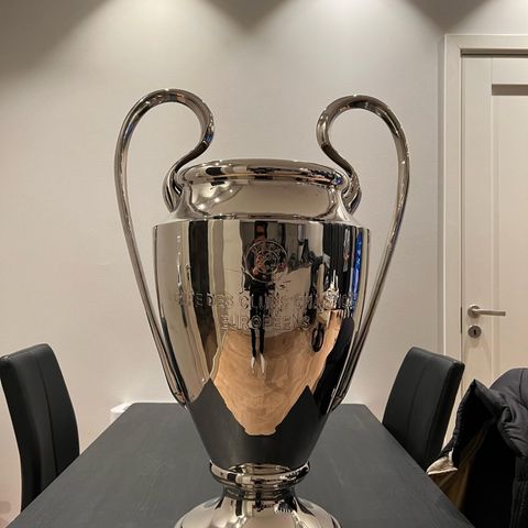 Champions League trofé 1:1 skala replika