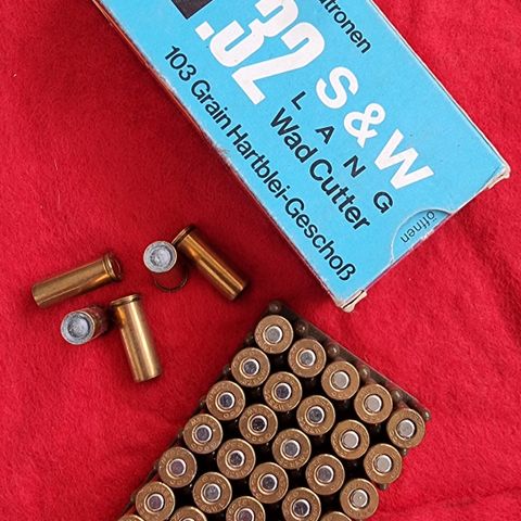 Smith & Wesson .32 Long Wad Cutter ammo selges