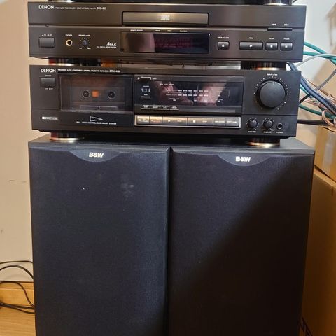 Denon stereo med B&W DM602 høyttalere