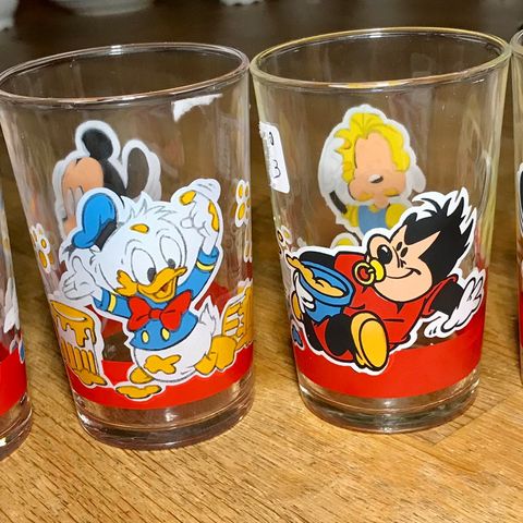Vintage glassene Disney VNs