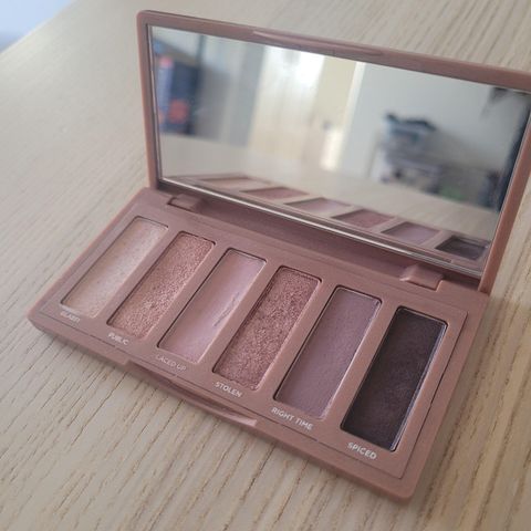 Naked mini 3 øyenskygger fra Urban decay med speil