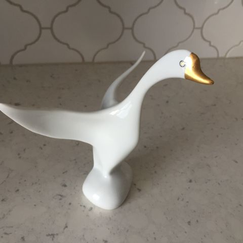 Porcelain Figure: Swan (Hollohaza)