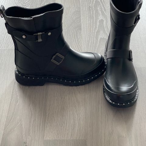 Ilse Jacobsen  short rubberboot