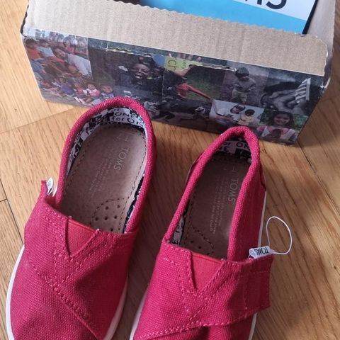 Toms sko til barn. Classic Red Canvas 7.