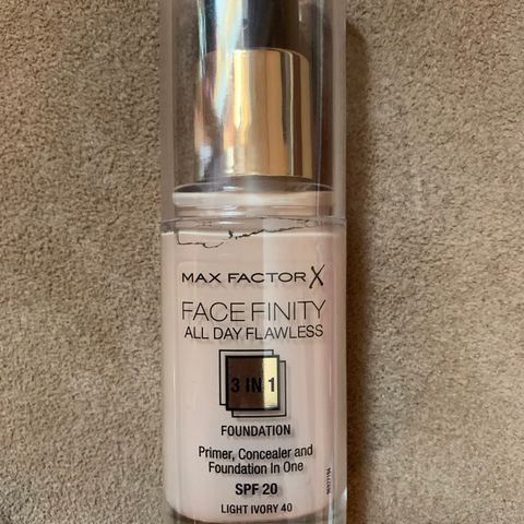 Ny MAC FACTOR FACEFINITY All day Flawless Foundation 3 in 1 selges