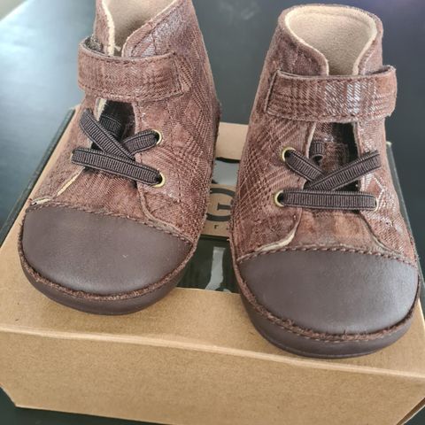 UGGS babysko 6-12mnd