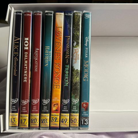 8 Disney DVD-er