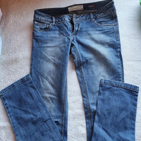 Reserved jeans M størrelse