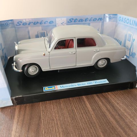 Mercedes Benz 180  Ponton