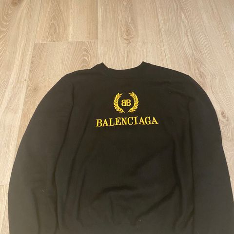 balenciaga genser