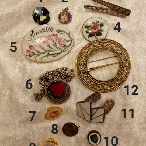 Vintage/retro smykker, pins, brosjer, slipsnål og mansjettknapper