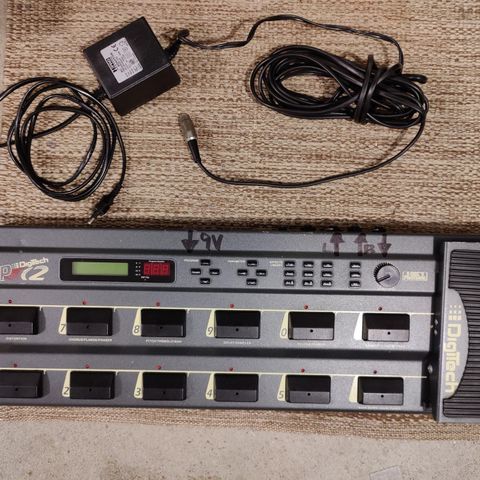 Digitech RP 12 med power supply